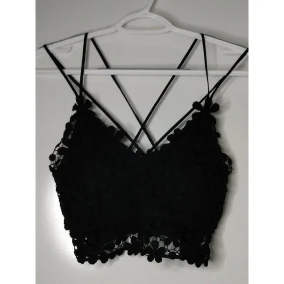 Davi & Dani Women Sz S Boho Bralette Floral Crochet Lace Eyelet Black Wireless - Picture 1 of 5